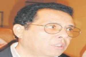 صورة المؤلف يوسف أبو رية